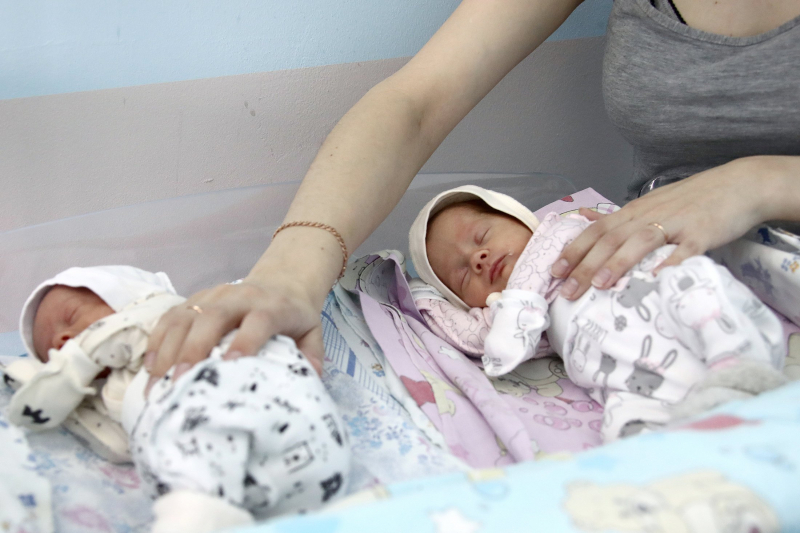 Свыше 900 млрд рублей будет направлено на поддержку материнства и детства