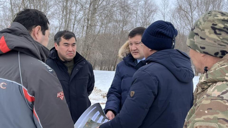 Глава МЧС Казахстана проверяет паводкоопасные регионы на границе с Россией