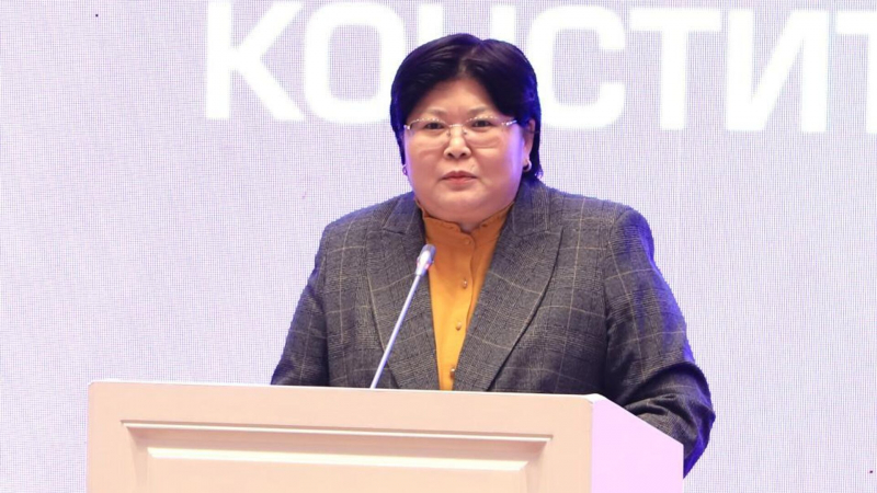 Не разграничивать профессии на мужские и женские призвал Конституционный Суд Казахстана