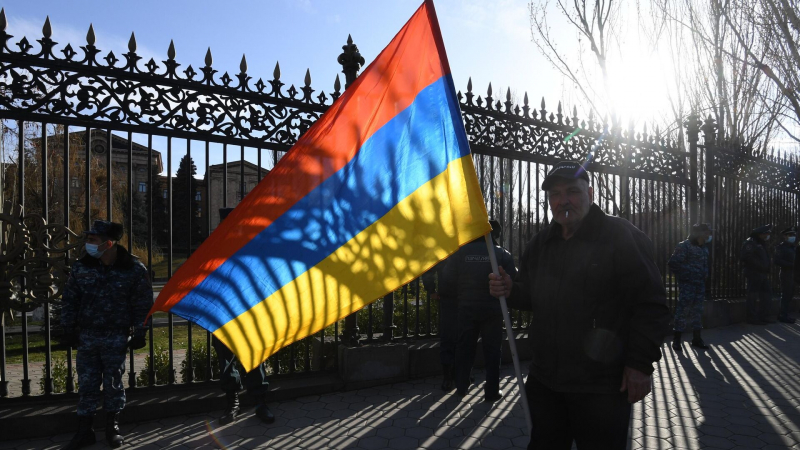 Парламент Армении в I чтении принял проекты для национализации электросетей