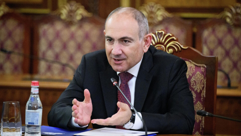Пашинян предложил принять упрощенный устав ААЦ для смещения католикоса