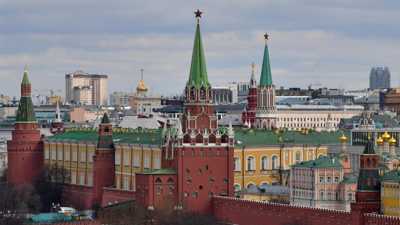 В Москве в честь 80-летия Победы открылась уличная фотовыставка "Герои нашего времени"